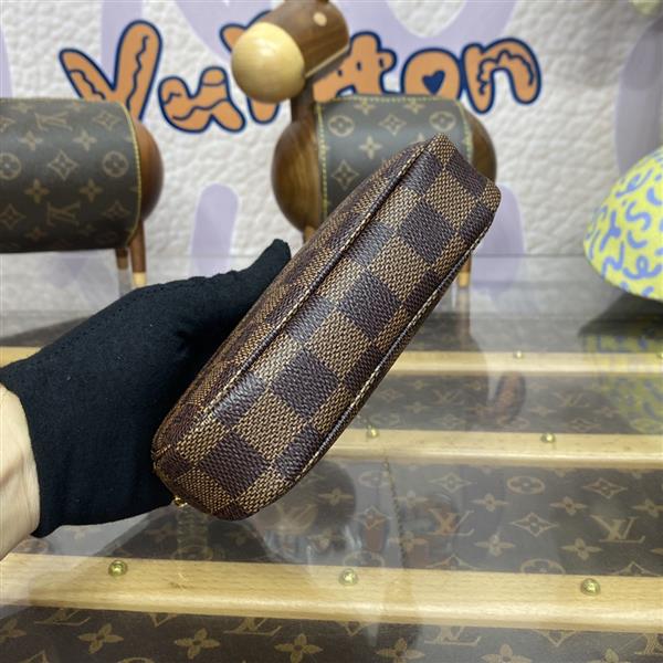 2026124142624329 580